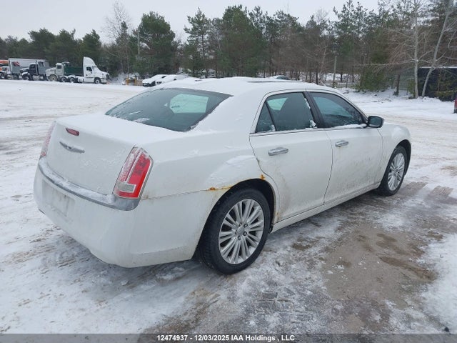 Chrysler 300 2014 2C3CCAKT5EH217830 Image 4