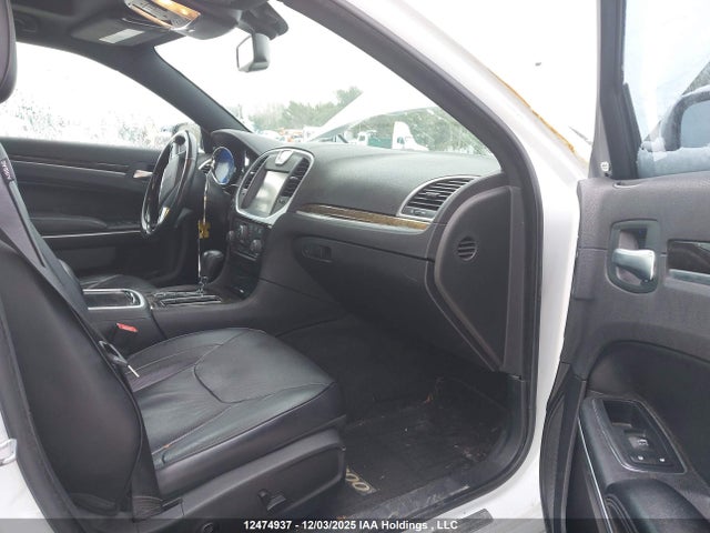 Chrysler 300 2014 2C3CCAKT5EH217830 Image 5
