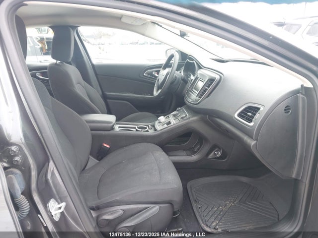 Chrysler 200 2015 1C3CCCFB3FN737174 Image 5