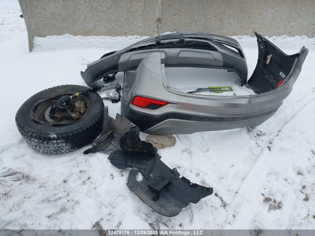5NMZUDLB0JH070101 Hyundai SANTA FE SPORT