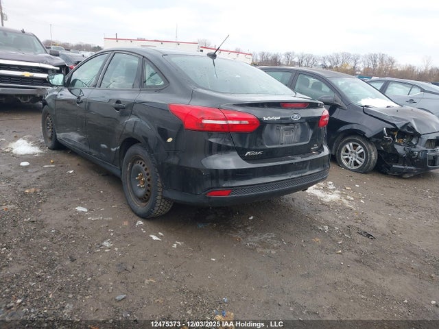 Ford FOCUS SE 2015 1FADP3F27FL332229 Image 3