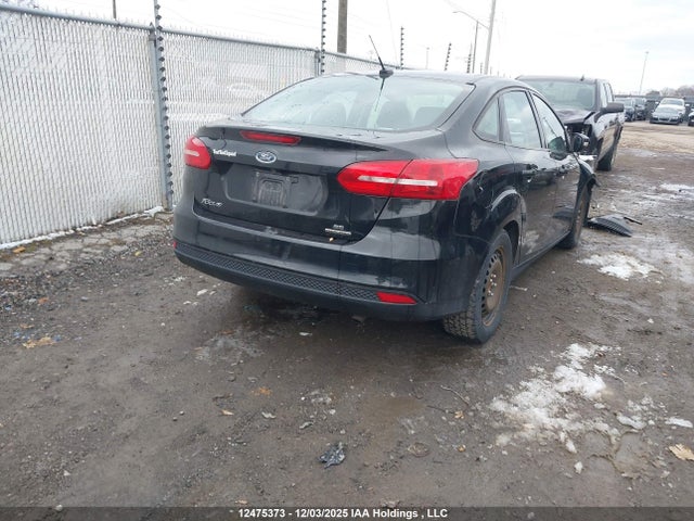 Ford FOCUS SE 2015 1FADP3F27FL332229 Image 4