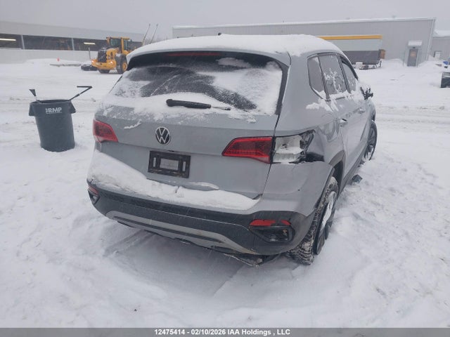 12475414 :رقم المزاد ، 3VVCX7B26NM043943 vin ، 2022 Volkswagen Taos Trendline مزاد بيع