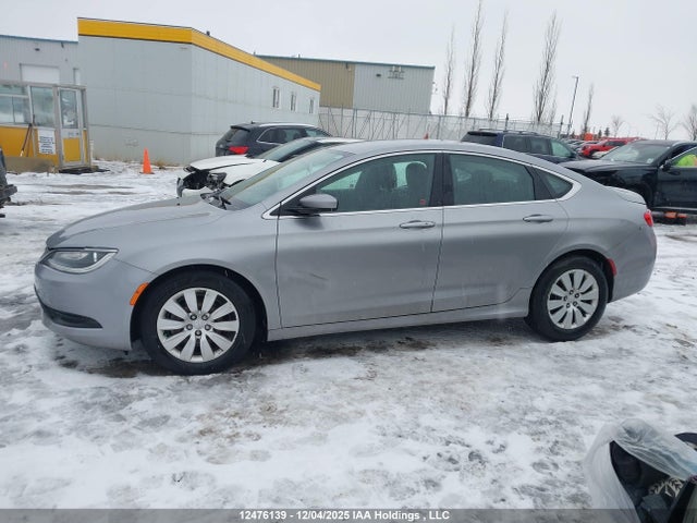 1C3CCCFB2FN721595 Chrysler 200 LX
