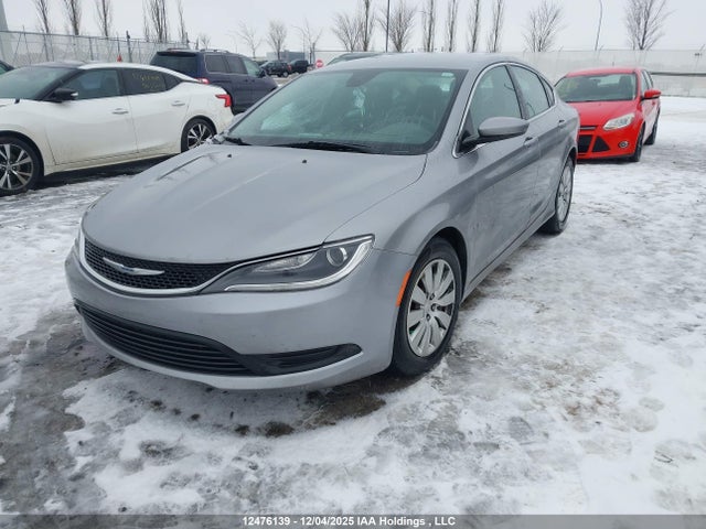 1C3CCCFB2FN721595 Chrysler 200 LX