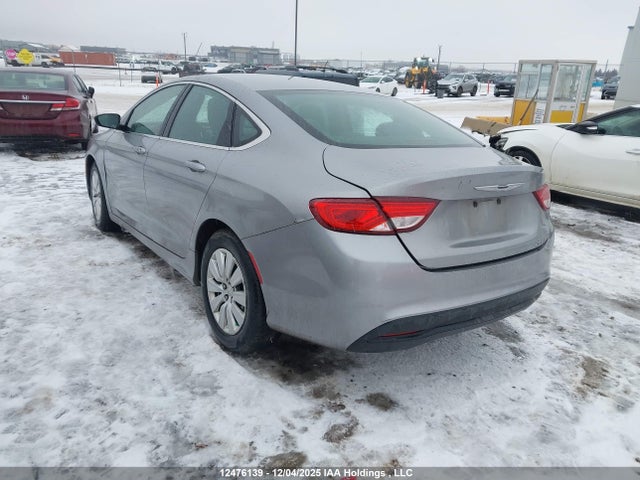1C3CCCFB2FN721595 Chrysler 200 LX