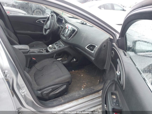 1C3CCCFB2FN721595 Chrysler 200 LX