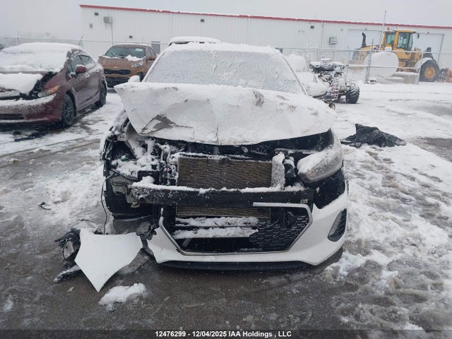 KMHH35LE6LU139069 Hyundai Elantra Gt Preferred Auto