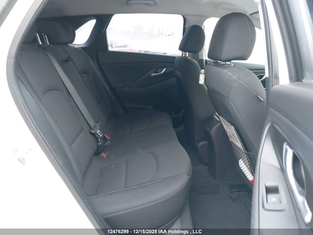 KMHH35LE6LU139069 Hyundai Elantra Gt Preferred Auto