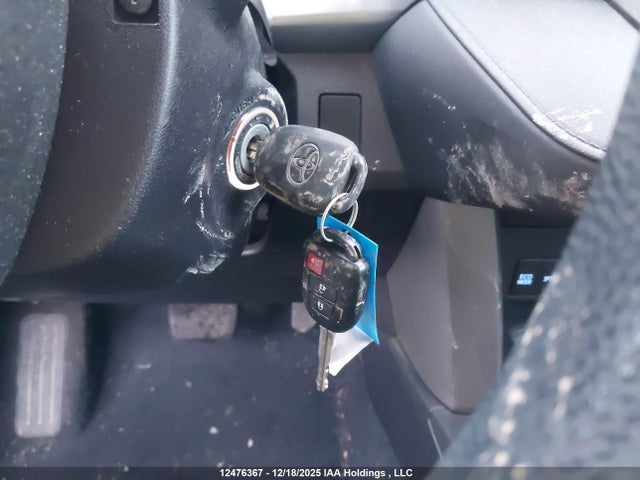12476367 :رقم المزاد ، 2T3ZFREV6JW422897 vin ، 2018 Toyota Rav4 Le مزاد بيع