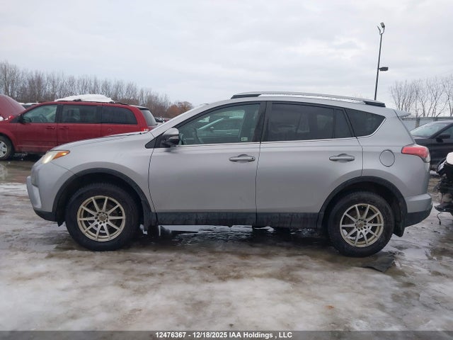 12476367 :رقم المزاد ، 2T3ZFREV6JW422897 vin ، 2018 Toyota Rav4 Le مزاد بيع