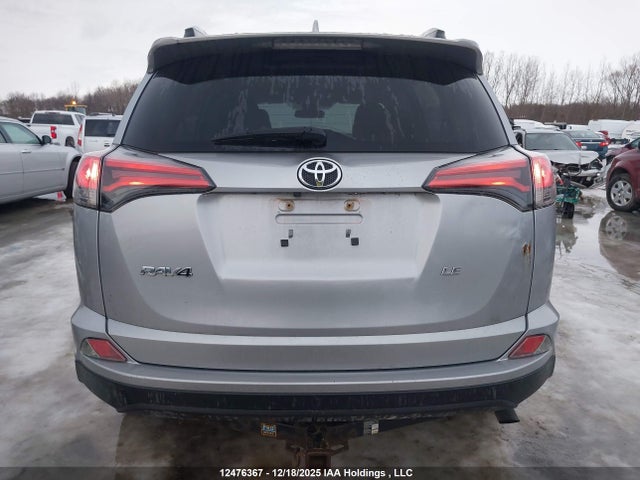 12476367 :رقم المزاد ، 2T3ZFREV6JW422897 vin ، 2018 Toyota Rav4 Le مزاد بيع