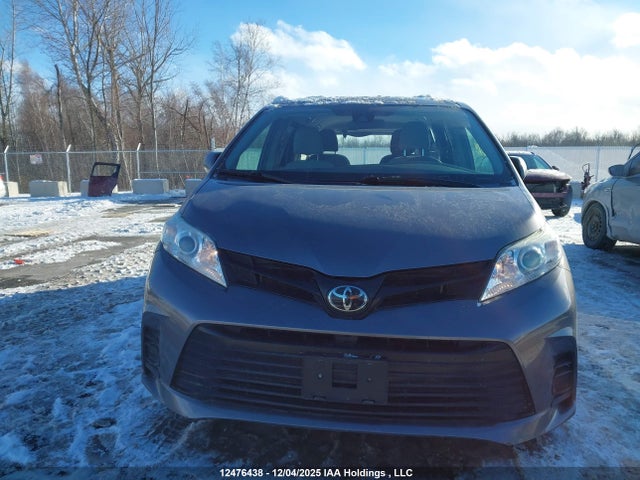 Продажа на аукционе авто 2019 Toyota Sienna 7-passenger, vin: 5TDZZ3DCXKS011820, номер лота: 12476438