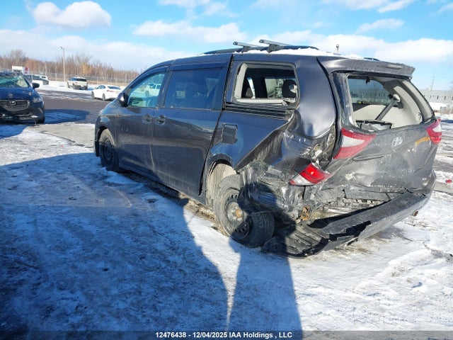 Продажа на аукционе авто 2019 Toyota Sienna 7-passenger, vin: 5TDZZ3DCXKS011820, номер лота: 12476438