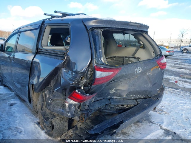 Продажа на аукционе авто 2019 Toyota Sienna 7-passenger, vin: 5TDZZ3DCXKS011820, номер лота: 12476438