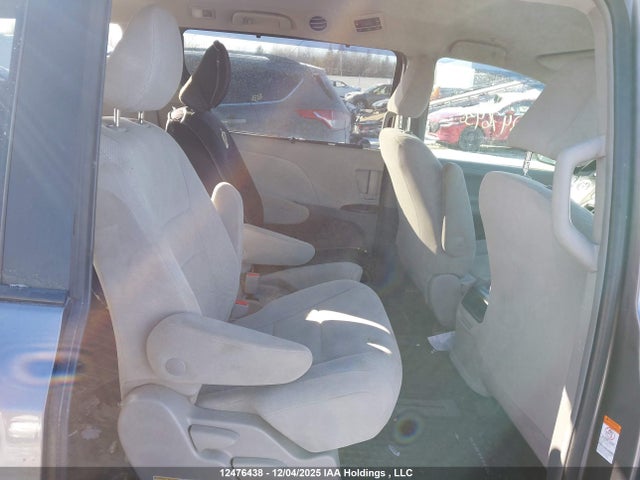 Продажа на аукционе авто 2019 Toyota Sienna 7-passenger, vin: 5TDZZ3DCXKS011820, номер лота: 12476438