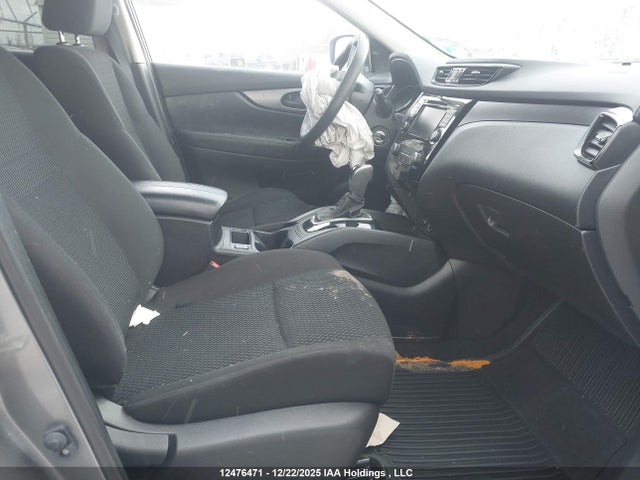 JN1BJ1AWXMW445124 Nissan Qashqai S