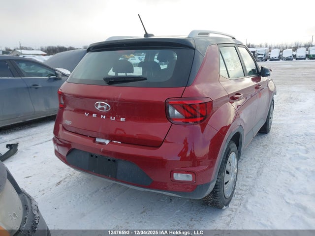 Hyundai Venue Preferred With Two-tone 2024 KMHRC8A36RU335819 Image 17
