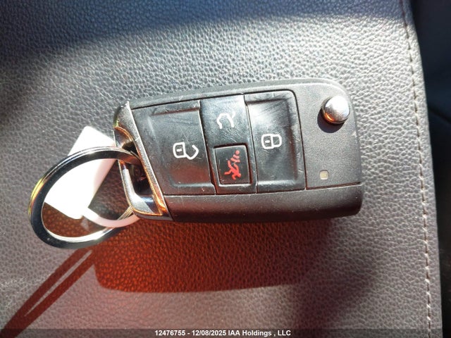 WVWPR7AU0JW907831 Volkswagen E-Golf