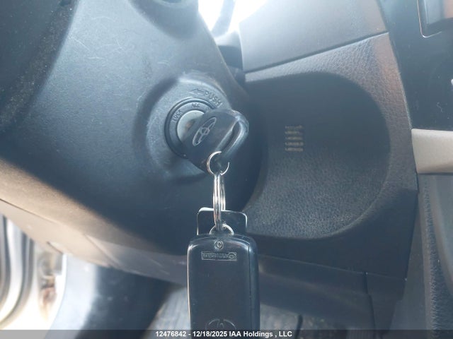 2T1BURHE4GC727806 Toyota COROLLA LE