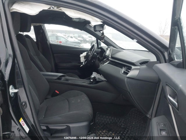 NMTKHMBXXJR064868 Toyota C-hr Xle/xle Premium