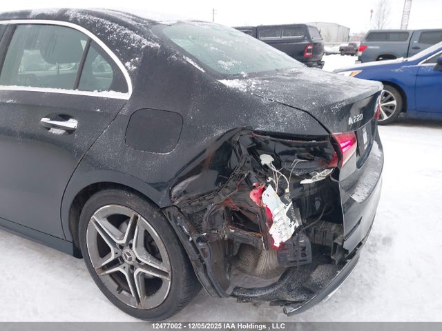 WDD3G4FB9KW010296 Mercedes-Benz A 220 4matic