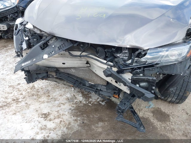 4T1G11AK6NU692777 Toyota CAMRY SE