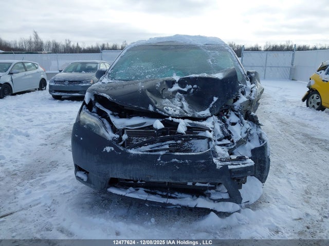 5TDZK3DC0GS742459 Toyota Sienna