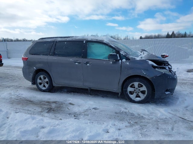 5TDZK3DC0GS742459 Toyota Sienna