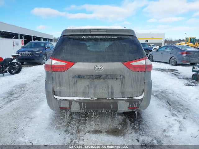 5TDZK3DC0GS742459 Toyota Sienna