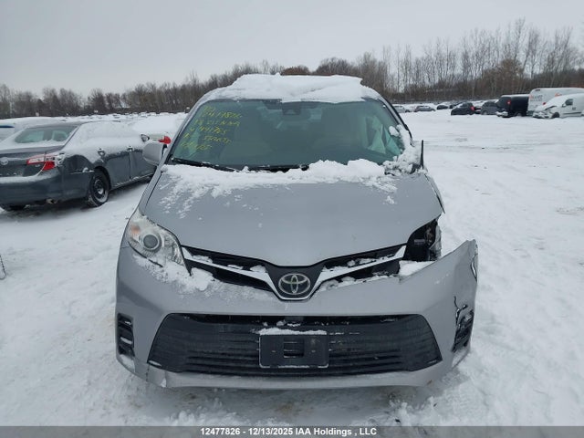 12477826 :رقم المزاد ، 5TDKZ3DC5JS941785 vin ، 2018 Toyota Sienna Le 8-passenger مزاد بيع