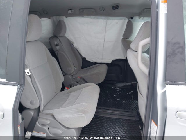 12477826 :رقم المزاد ، 5TDKZ3DC5JS941785 vin ، 2018 Toyota Sienna Le 8-passenger مزاد بيع