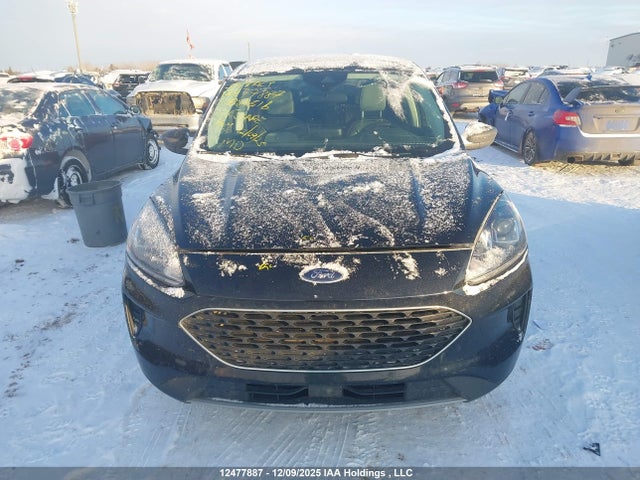 1FMCU9G61NUB87616 Ford ESCAPE SE
