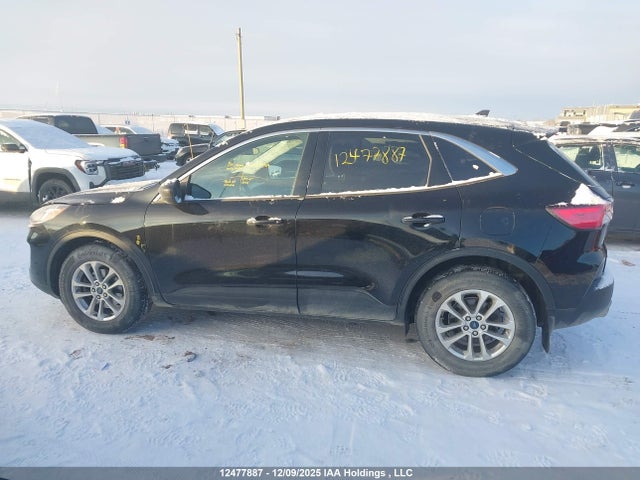 1FMCU9G61NUB87616 Ford ESCAPE SE