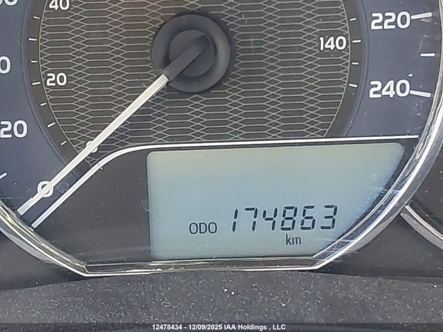 2T1BURHE2GC561060 Toyota COROLLA LE