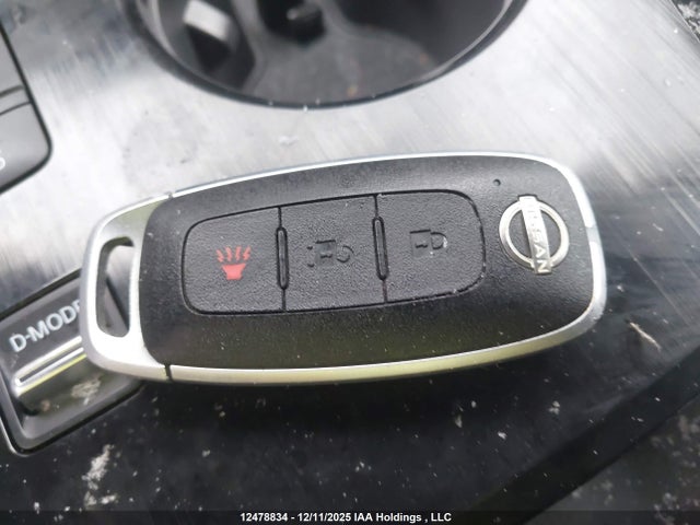 5N1AT3AAXPC757335 Nissan Rogue