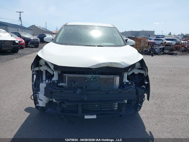 5N1AT3AAXPC757335 Nissan Rogue