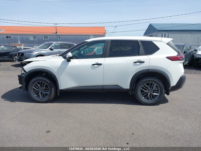 5N1AT3AAXPC757335 Nissan Rogue