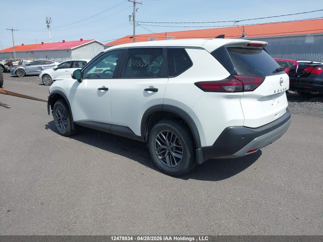 5N1AT3AAXPC757335 Nissan Rogue