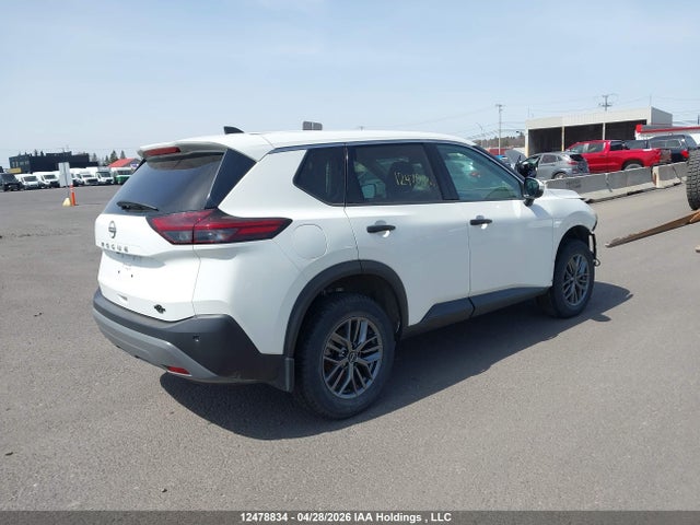 5N1AT3AAXPC757335 Nissan Rogue