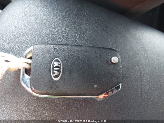 KNDEP2AA1M7224122 KIA Seltos