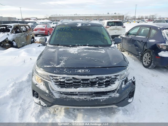KNDEP2AA1M7224122 KIA Seltos