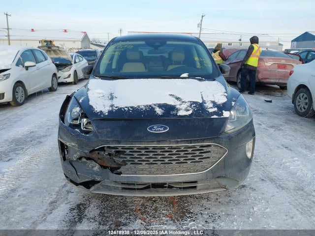 Продажа на аукционе авто 2022 Ford Escape Hybrid, vin: 1FMCU9CZ7NUA76908, номер лота: 12478938
