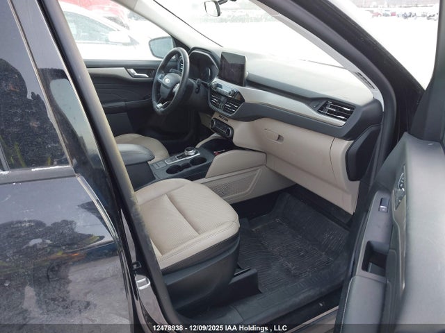 Продажа на аукционе авто 2022 Ford Escape Hybrid, vin: 1FMCU9CZ7NUA76908, номер лота: 12478938