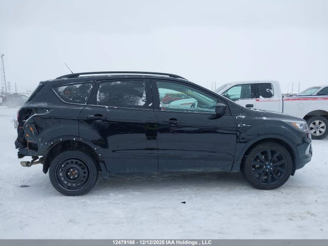 1FMCU9GD7KUB35899 Ford ESCAPE SE
