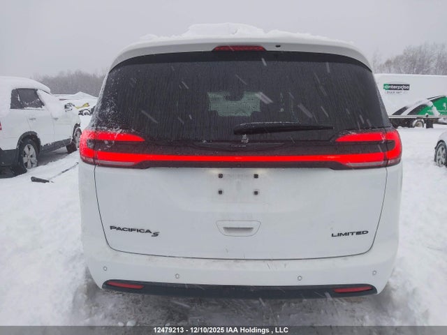 Chrysler Pacifica Limited 2025 2C4RC1GGXSR593415 Image 17