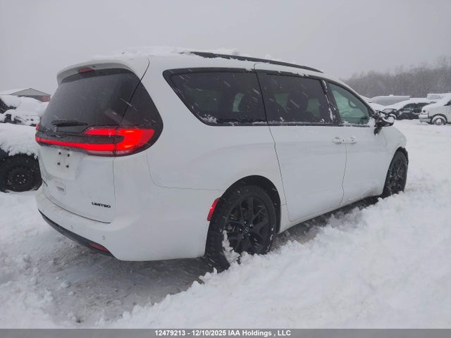 Chrysler Pacifica Limited 2025 2C4RC1GGXSR593415 Image 4