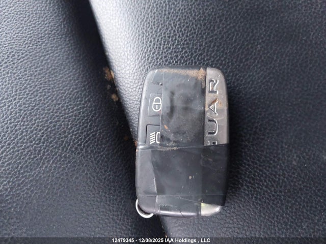 SADCJ2FX0KA361093 Jaguar F-pace Premium