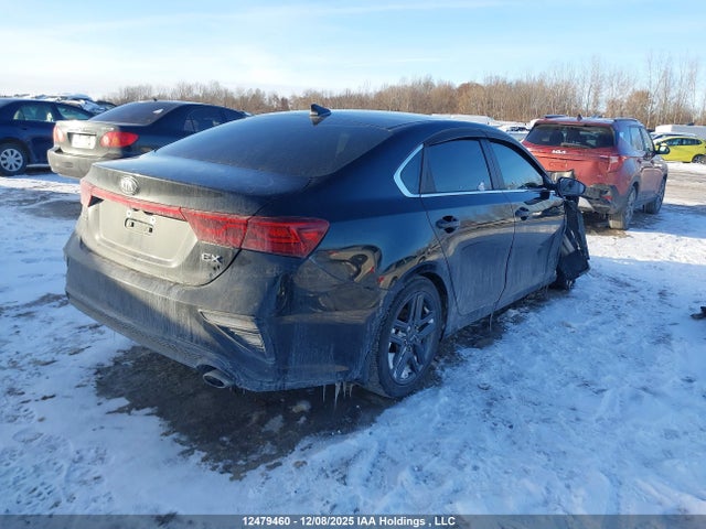 3KPF54AD9ME401077 KIA FORTE EX