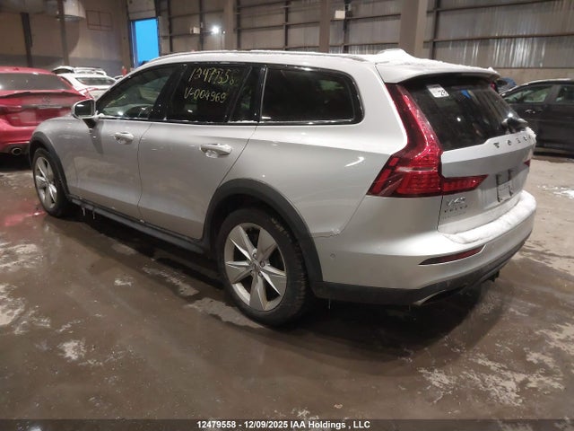 YV4102WK9K1004969 Volvo V60 Cross Country T5 Momentum